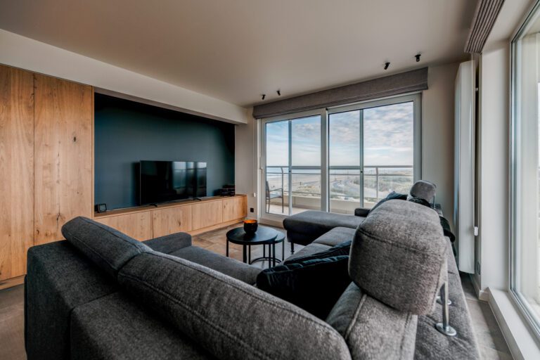 2048_850_4699_700_701